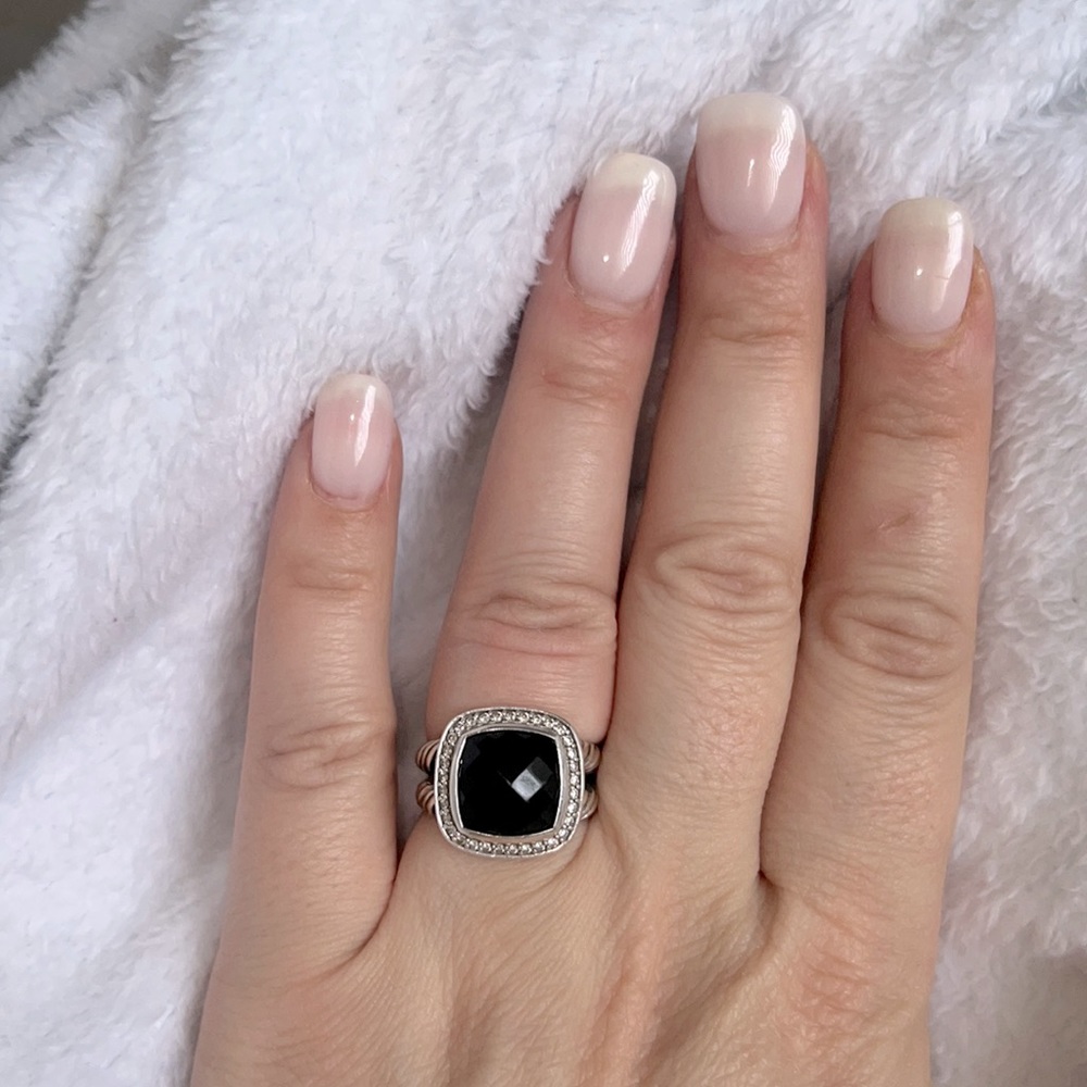 David yurman Albion Ring
Sterling Silver with Black Onyx and Diamonds ring